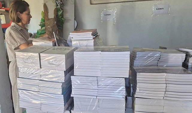 Altıntaş'ta öğrencilerin kitapları hazır, dağıtım süreci başladı
