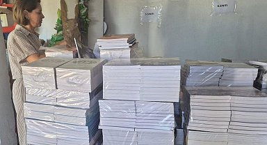 Altıntaş'ta öğrencilerin kitapları hazır, dağıtım süreci başladı
