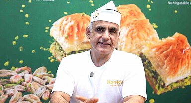 Amerikan aksanıyla Gaziantep baklavasını anlattı, sosyal medyayı salladı