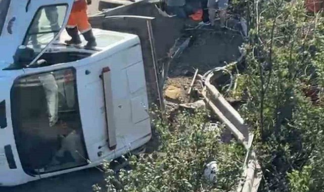 Anadolu Otoyolu'nda bakım aracına çekici çarptı: 3 yaralı