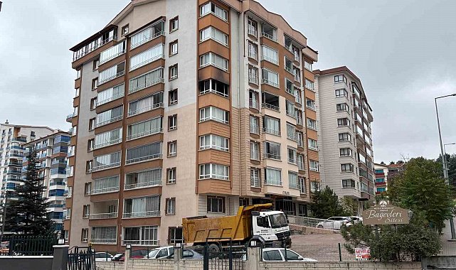 Ankara'da evde çıkan yangında mahsur kalan anne ile oğlu kurtarıldı