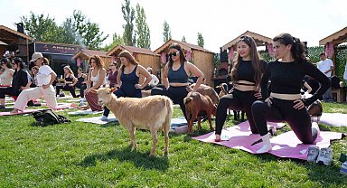 Ankara'da spora cüce keçiler de eşlik etti
