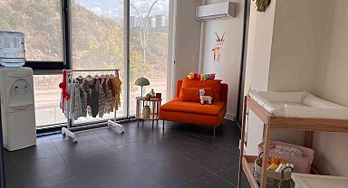 Anne dostu oto showroom