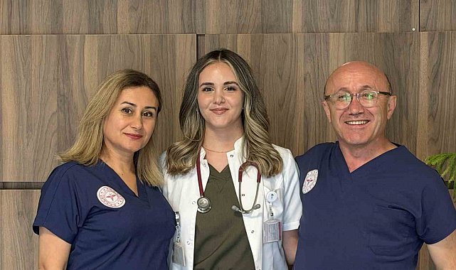 Anne ve babasının görev yaptığı hastanede doktor oldu: "Evde prensesimiz, hastanede doktor hanım"