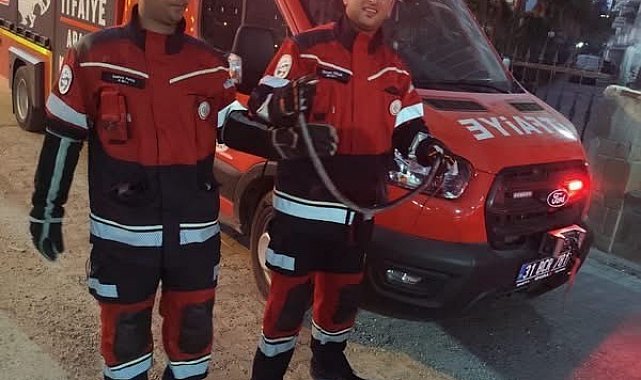 Antakya ve Reyhanlı'da yerleşim yerlerine giren yılanlar yakalandı