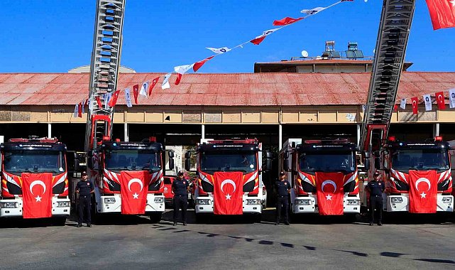 Antalya İtfaiyesi araç filosunu güçlendirdi: 24 yeni itfaiye aracı sahada