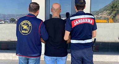 Antalya'da JASAT'tan aranan şahıslara operasyon düzenlendi