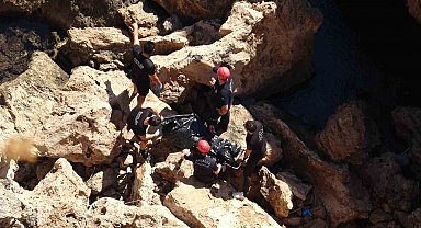 Antalya'da kayıp olarak aranan kadının cansız bedeni 35 metrelik falezlerin dibinde bulundu