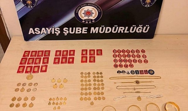 Antalya'da kendisini komiser olarak tanıtıp 3 milyon TL'lik ziynet eşyası dolandırdılar