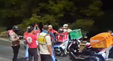 Antalya'da Motokuryeler yangın bölgesine yardım taşımak için seferber oldu