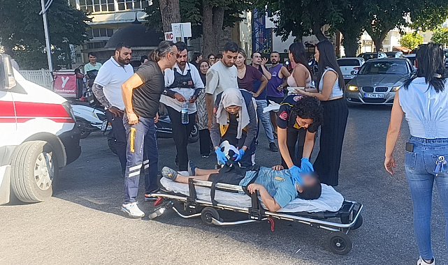 Antalya'da motosiklet ile otomobil çarpıştı: 2 yaralı