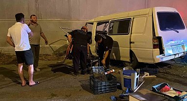 Antalya'da panelvan kontrolden çıktı: 1 yaralı