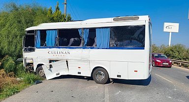 Antalya'da tur otobüsü ile servis minibüsü çarpıştı: 6 yaralı