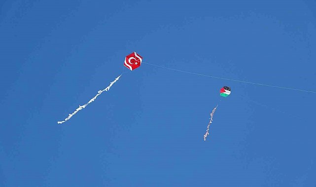 Ardahan'da umut uçurtmaları Gazze için gökyüzünde