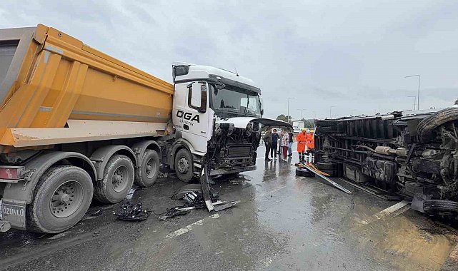 Arnavutköy'de yağışlı havada kaza: 2 yaralı
