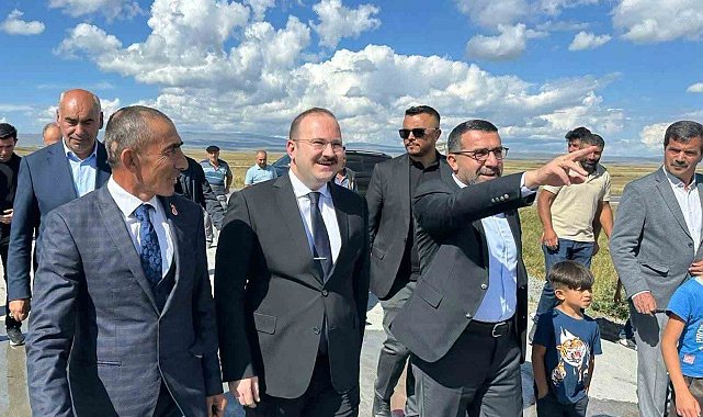 Arpaçay'da köy yolları betonla güçleniyor: Kuyucuk köyüne 650 metrelik beton yol