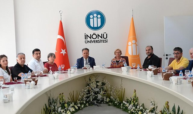 Arslantepe kazı heyeti Rektör Akpolat'ın konuğu oldu
