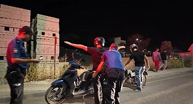 Asayiş uygulamasında 2 aranan şahıs yakalandı