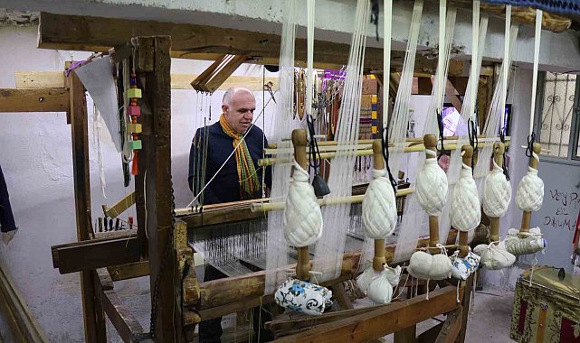 Asırlık el dokumacılığı ilmek ilmek gelecek kuşaklara aktarılıyor
