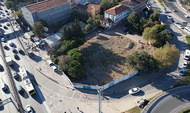 Avcılar'da 2019 depreminde hasar aldığı gerekçesiyle İBB tarafından yıktırılan Hacı Ahmet Tükenmez Camii 7 yıldır yapılmadı