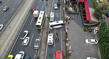 Avcılar'da servis midibüsü kaza yaptı: 9 yaralı