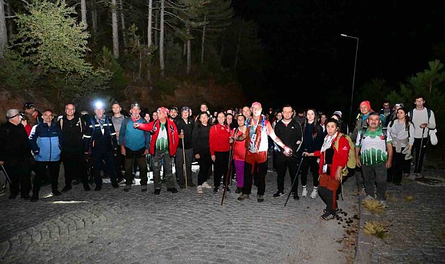 Avrupa Hareketlilik Haftası'nda Spil Dağı'nda gün doğumu yürüyüşü