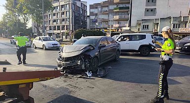 Aydın'daki kazada baba ve oğlu yaralandı