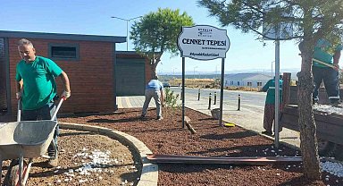 Ayvalık Belediyesi Park Bahçeler Müdürlüğü çalışanlarının mesaisi bitmiyor