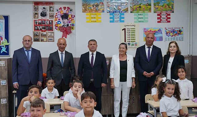 Ayvalık'ta ilköğretim haftası coşkuyla kutlandı