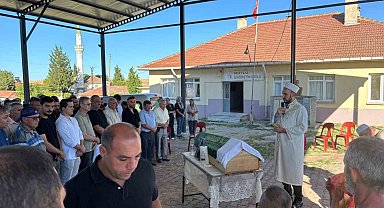 Babaeski'de kazada hayatını kaybeden çocuk son yolculuğuna uğurlandı