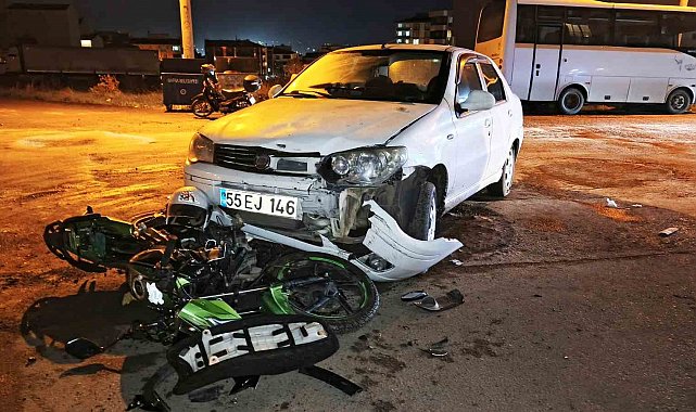 Bafra'da otomobil ile motosiklet çarpıştı: 3 yaralı