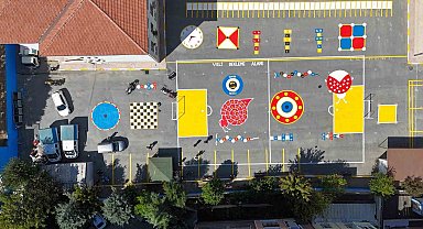 Bağcılar'daki okul bahçeleri renklendi