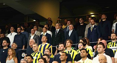 Bakan Bak, Fenerbahçe - Beşiktaş derbisini takip etti