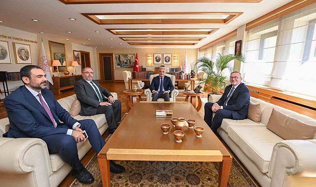 Bakan Ersoy, MSÜ Rektörü Afyoncu ile bir araya geldi