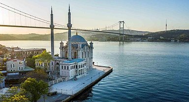 Bakan Ersoy: "Erişilebilir halk plajlarımızla herkesin denizden ve tatilden yararlanabilmesi için imkanlarımızı artırıyoruz"