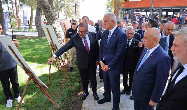 Bakan Ersoy: "Felaket tellallığı yapıp 10-15 yıldan önce buralar düzelemez dediler"