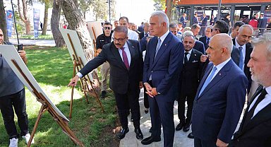 Bakan Ersoy: "Felaket tellallığı yapıp 10-15 yıldan önce buralar düzelemez dediler"