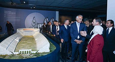 Bakan Ersoy, Türkiye Yüzyılı Buluşmaları'nda Kütahya'nın kültür turizm yatırımlarını anlattı
