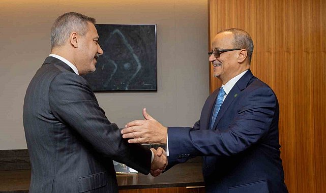 Bakan Fidan, İİT Genel Sekreteri Ahmed ile bir araya geldi