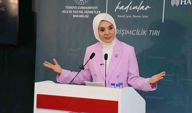 Bakan Göktaş, Hakkari'de kadınlarla buluştu