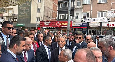 Bakan Güler Afyonkarahisar'da esnaf ile buluştu