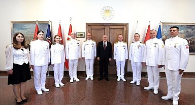 Bakan Güler, Deniz Kuvvetleri Komutanı Tatlıoğlu'nu kabul etti