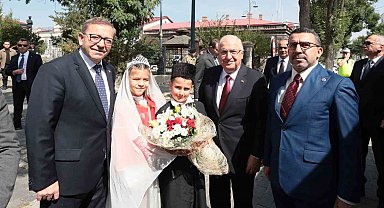Bakan Güler, Kars Valiliğini ve Belediyesini ziyaret etti