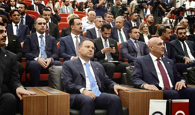 Bakan Gürlek: "27 bin 500 hakim ve savcımızla, 211 bin avukatımızla aynı büyük hukuk ailesinin mensuplarıyız"
