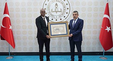 Bakan Tekin, Sudan Eğitim Bakanı Hajar ile bir araya geldi