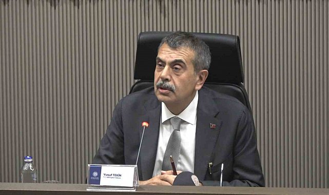 Bakan Tekin, Yalova'da mesleki eğitim-sanayi buluşmasına katıldı