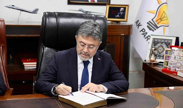 Bakan Yumaklı, AK Parti Erzincan İl Başkanlığında teşkilatla buluştu