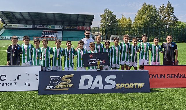 Balıkesir Büyükşehir Belediyespor U-11 Takımı Bursa'da şampiyon oldu