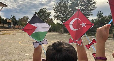 Balıkesir'in 20 ilçesinden gökyüzüne barış ve umut mesajı