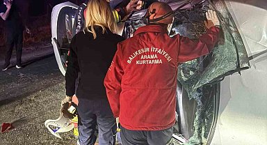 Balya'da otomobil şarampole uçtu: 2 yaralı